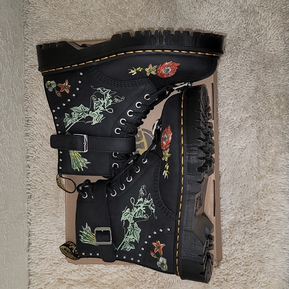 Dr. Martens Gomez Wild Botanics Boots - Picture 9 of 14